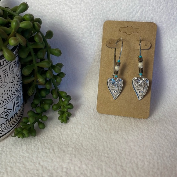 Jewelry - ❌SOLD❌Boho festival sliver tone heart earrings NWT